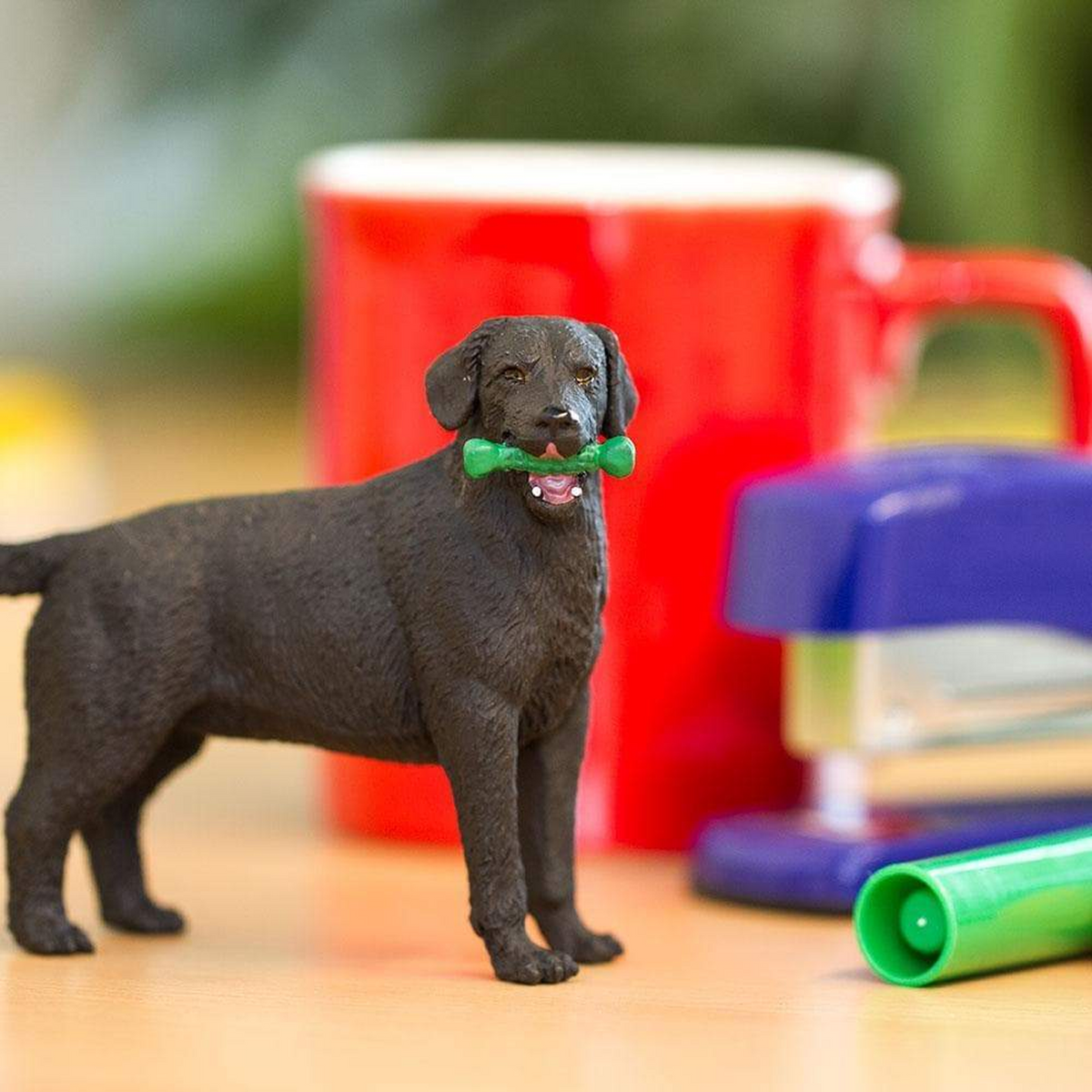 Safari Ltd Black Labrador