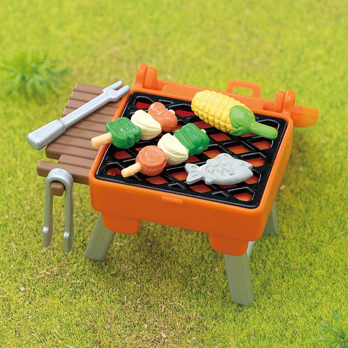 Sylvanian Families BBQ Picnic Set with Elephant Girl