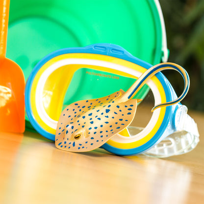 Safari Ltd Blue Spotted Ray XL