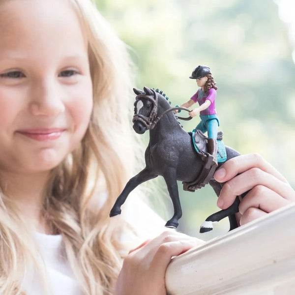 Schleich Horse Club Lisa & Storm - Braune Pferdefigur Mit Reiterin