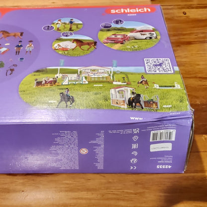 Schleich Adventure Car and Horse Trailer - Damaged Box