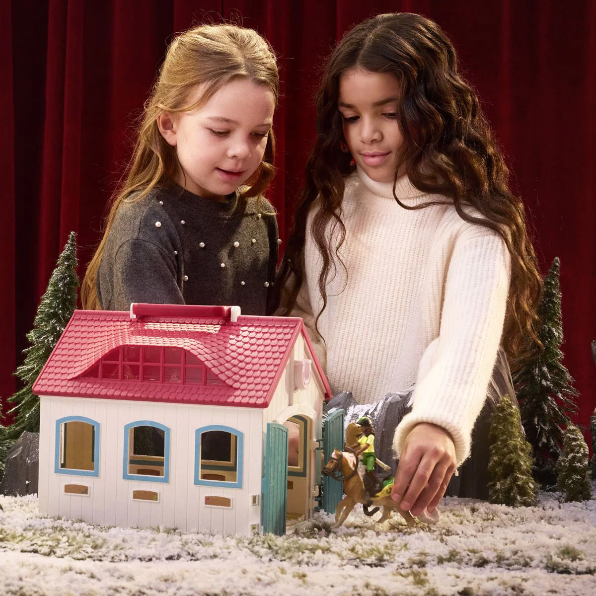 Schleich Little Horseshoe Open Stable