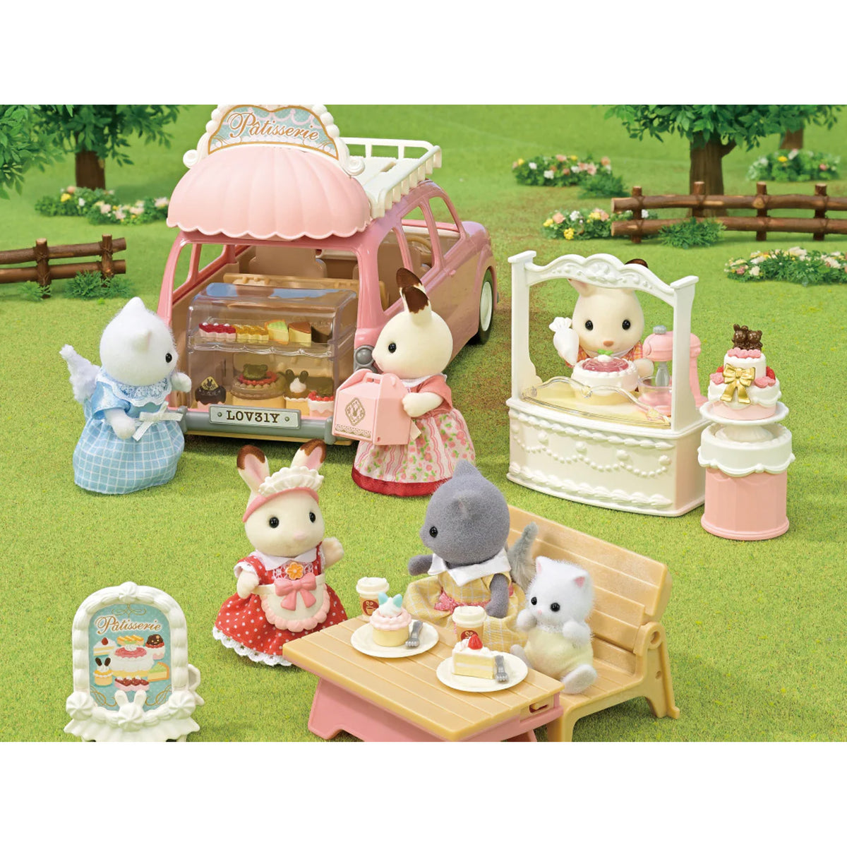 Sylvanian Families Village Cake Shop Starter Set