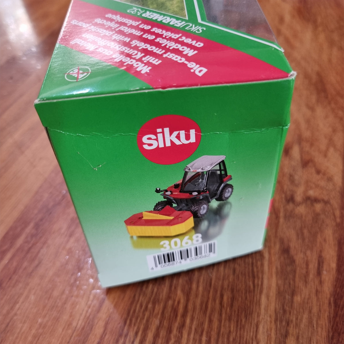 Siku 1:32 Aebi TerraTrac TT211 with Front Mower - Damaged Box