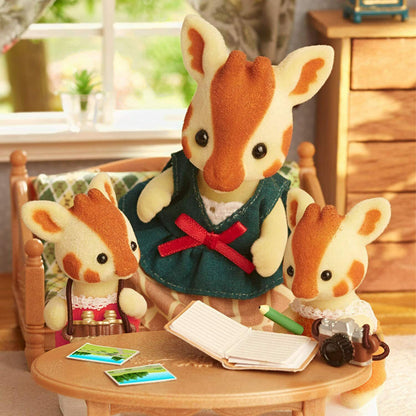 Sylvanian Families Highbranch Giraffe Family