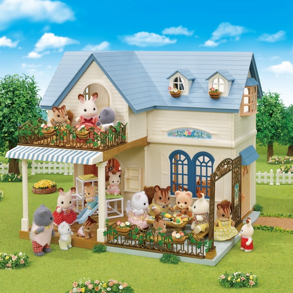 Sylvanian Families Courtyard Home Gift Set-5609-Animal Kingdoms Toy Store